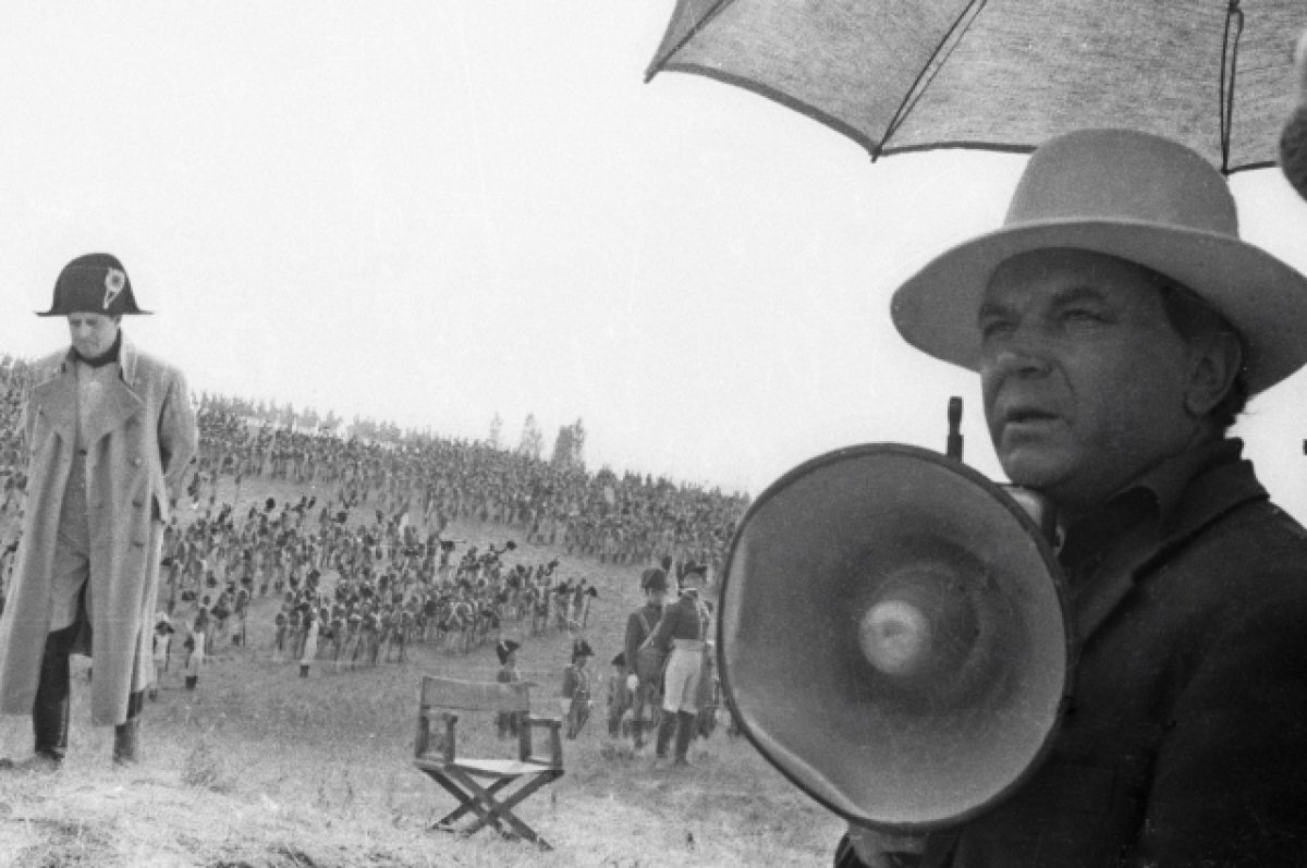    Режиссер Сергей Бондарчук на съемках фильма «Война и мир». 1963 г.