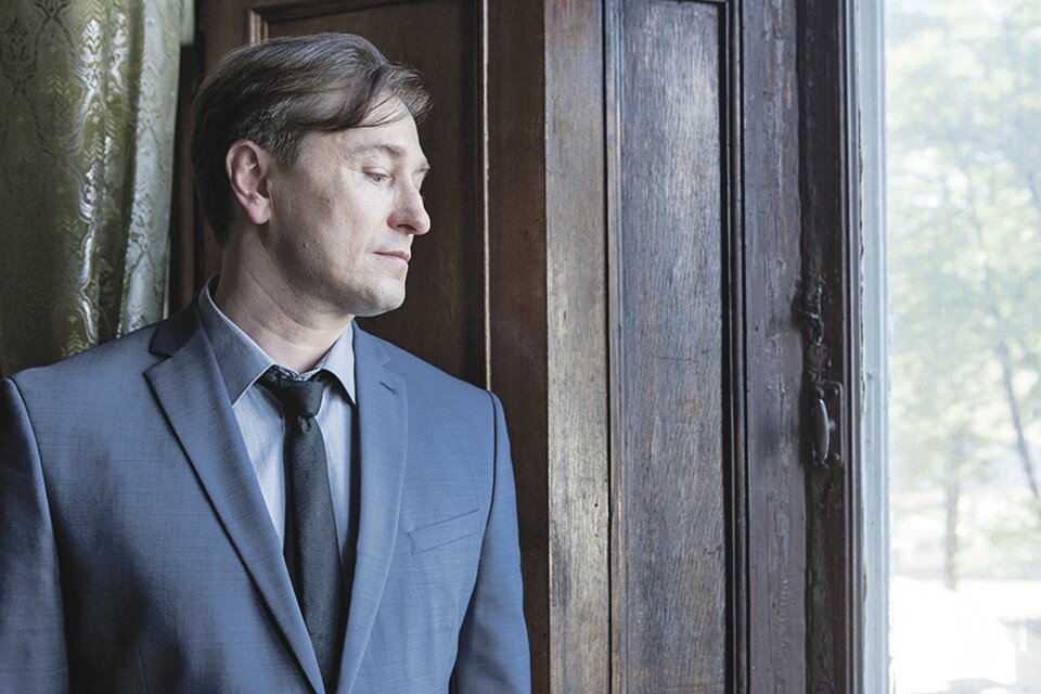     Опытный следователь умеет заглядывать в будущее. А там тревожно... Фото: Первый канал