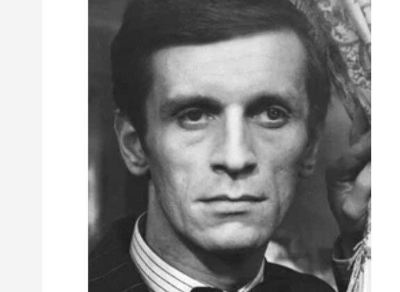    Актер Петр Высоцкий.