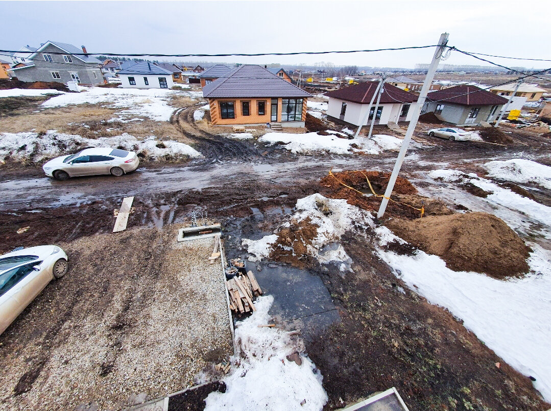 Кому-то ещё хочется после такого покупать дом за городом?)