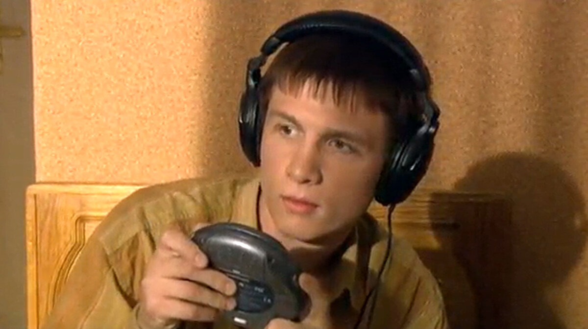 Кадр из кинофильма "Жизнь взаймы", 2008 г., режиссер и сценарист Егор Анашкин, композитор Татьяна Горошко (скриншот)