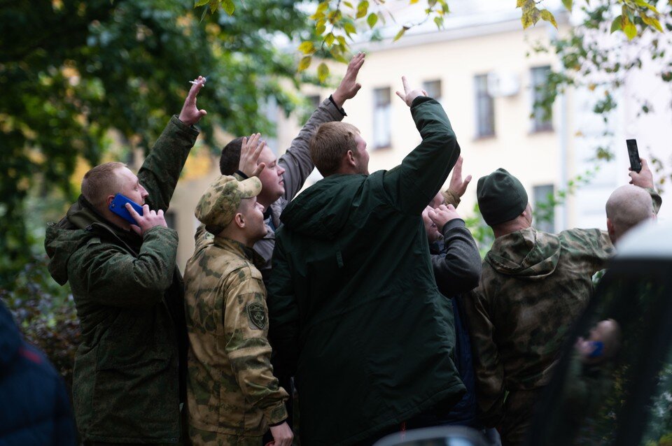     В Петербурге отец записался в добровольцы, чтобы служить с мобилизованным сыном  ПЫХАЛОВА Юлия (архив)