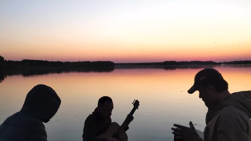 Sunset jam на носу лодки.