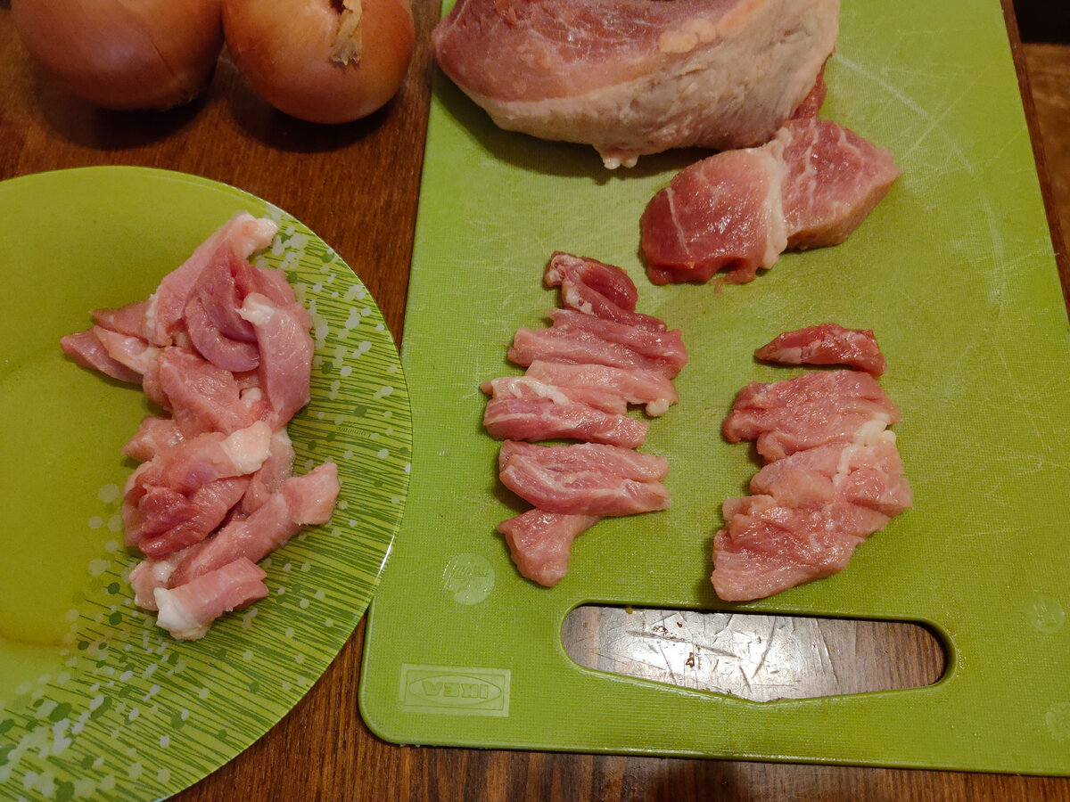рецепт гуляша из свинины с томатной пастой на сковороде | Дзен
