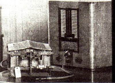 Газовое радио Milnes, 1938 год. Термоэлектрический генератор находится слева, а газовый радиоприемник Милнса - справа.
