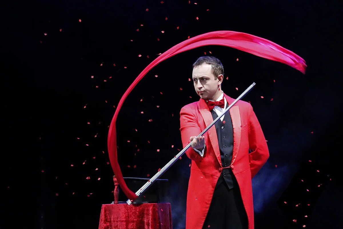 анатолий сокол цирк. лерико цителашвили. сегодня будет цирк. леди гага и билли айлиш. шоу настоящий артист.