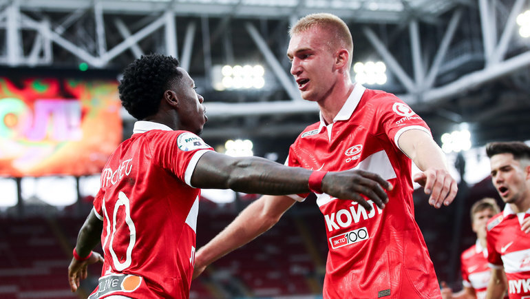    Квинси Промес и Даниил Денисов.Дарья Исаева