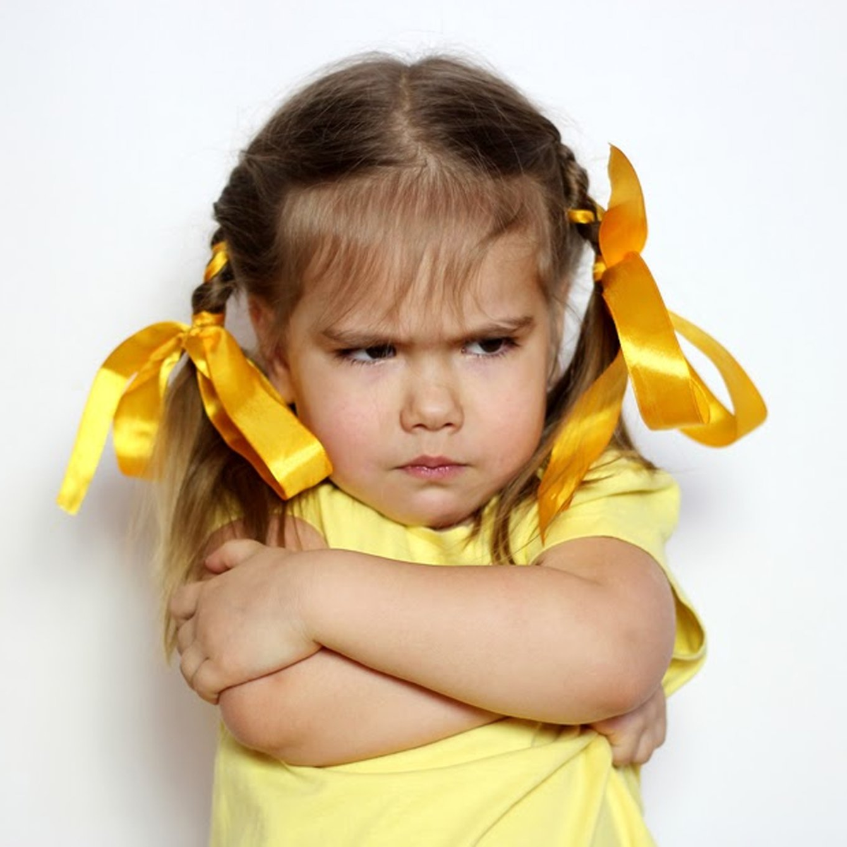 Яндекс Картинки. (я много посмотрела фотографий, прежде чем приняла решение взять эту. Но наткнулась на ещё парочку с этой же девочкой. Видимо была "капризная фотосессия")) Ребёнок - чудо, собственно поэтому и поместила её сюда).