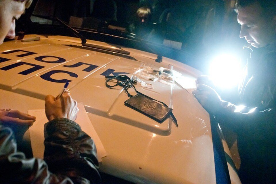     Сверток с наркотиками полицейские обнаружили в машине обвиняемого. Алексей БУЛАТОВ