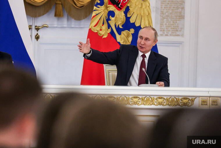    Президент РФ Владимир Путин заверил, что отечественный автопром выйдет из кризиса