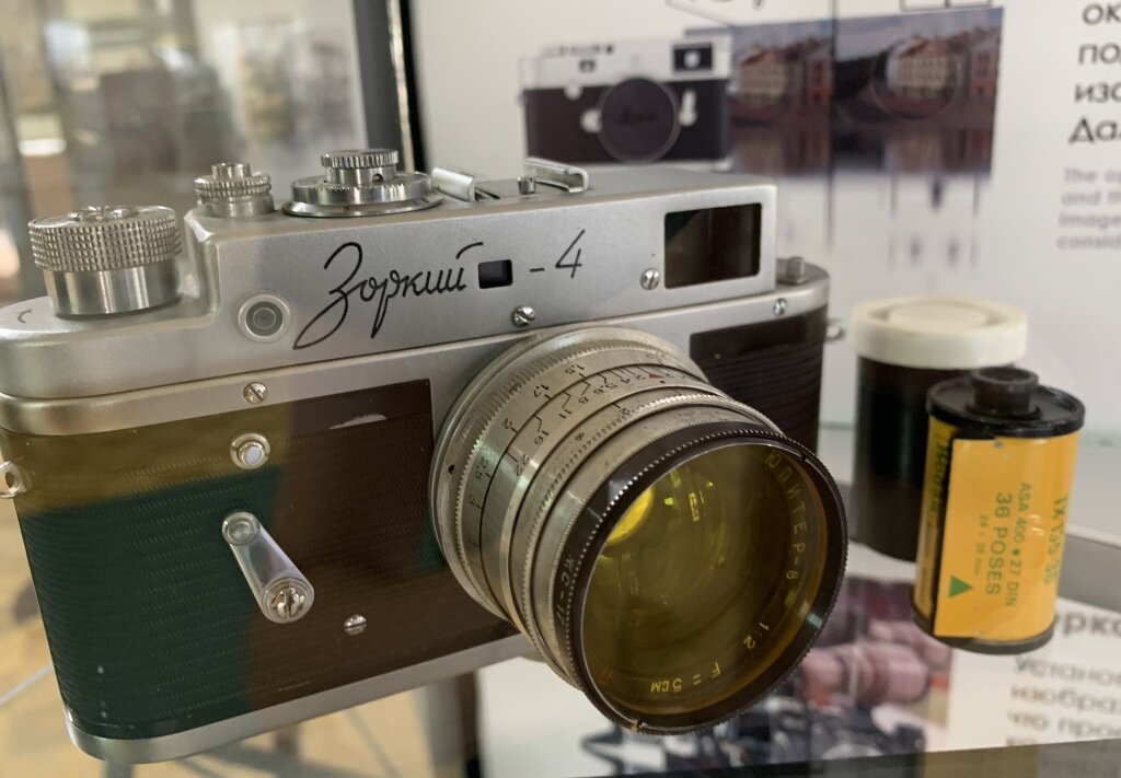 В Твери открывается музей любопытных фотогаджетов, среди них камера-пуговица КГБ