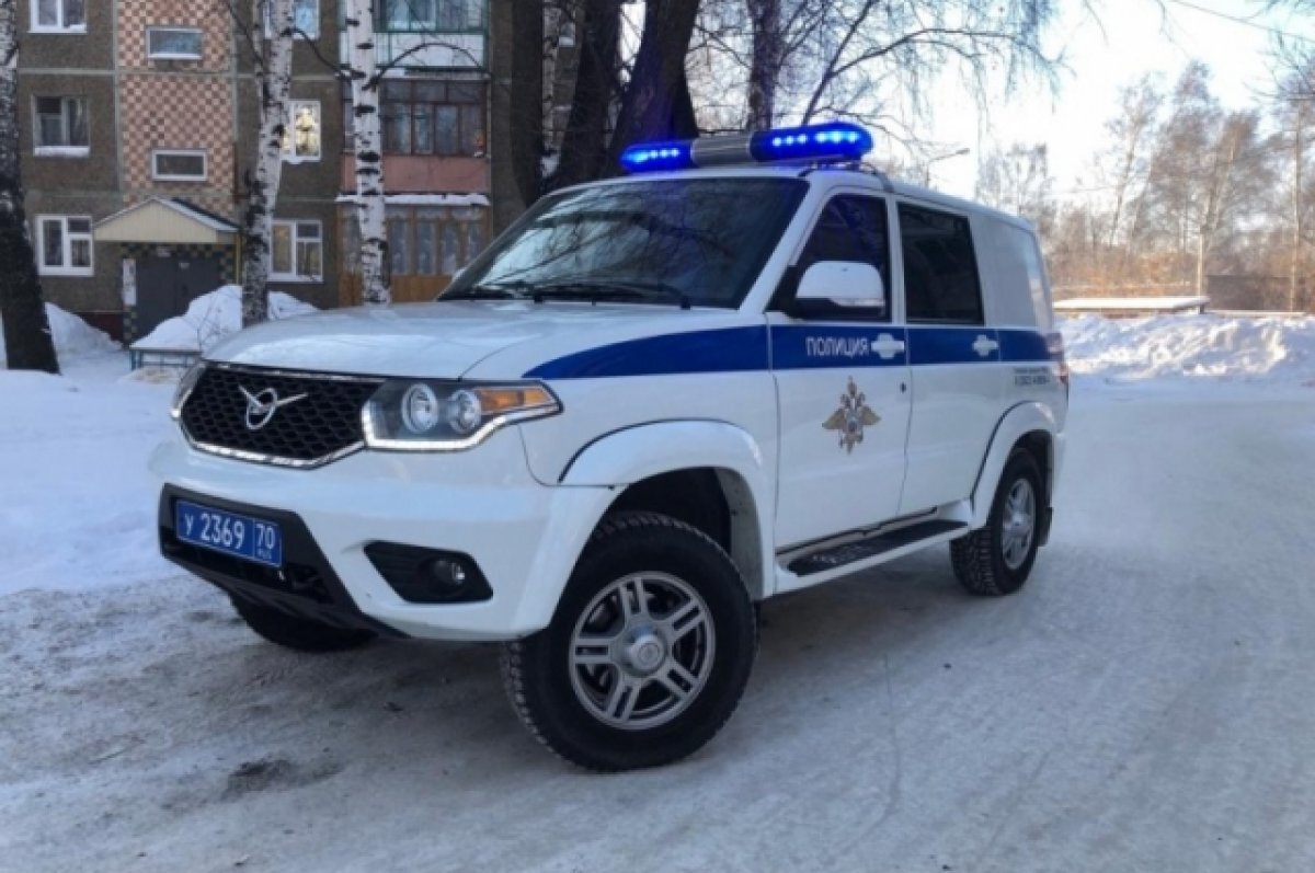    Томская полиция опубликовала видео задержания сутенера