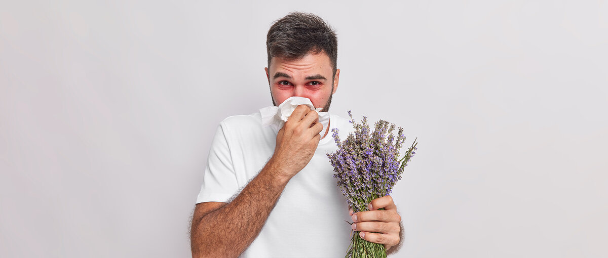 Примерно в половине случаев аллергия вызывает симптомы на глазах.