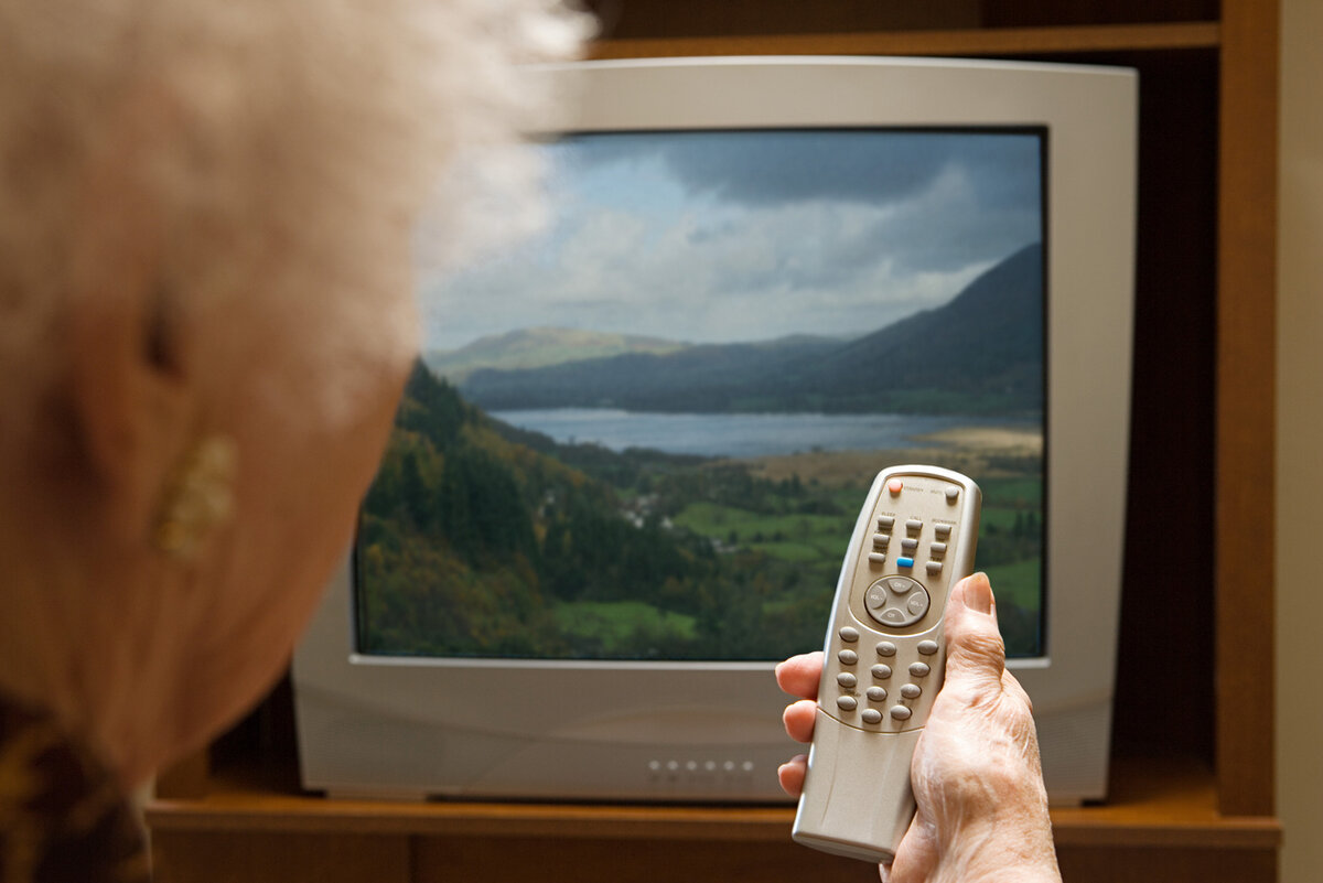 Родители постоянно смотрят телевизор