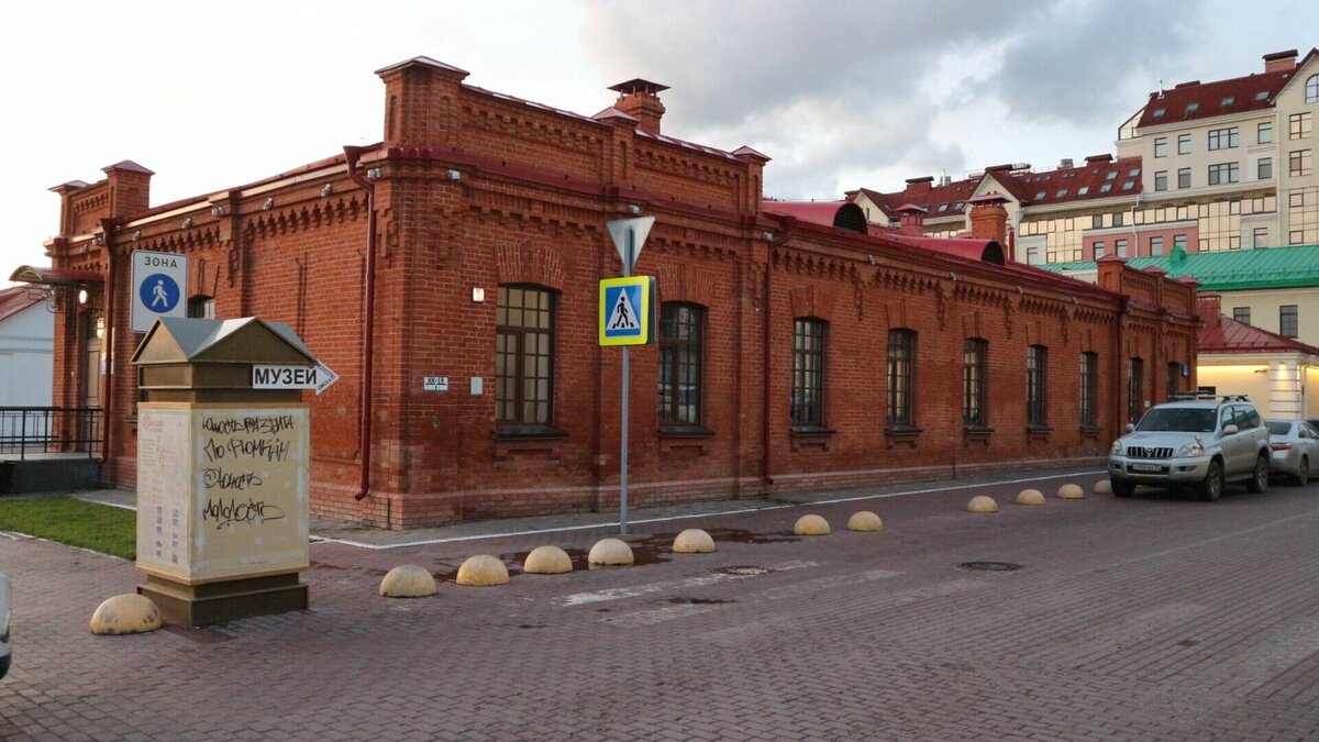     На территории Омска находится 423 объекта культурного наследия. В прошлом году список пополнили только два дома, похожая ситуация может сложиться и в 2023-м. Но во многих случаях состояние тех зданий, что уже признаны объектами культурного наследия, оставляет желать лучшего.