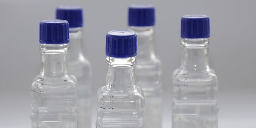    В вопросе спирта стоит быть очень внимательным, чтобы не навредить коже.Pixabay