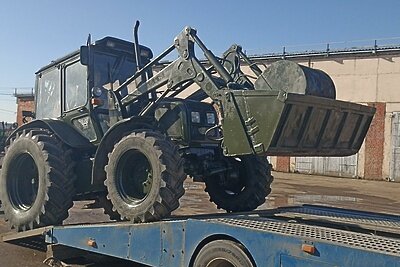    Трактор-экскаватор для рытья окопов ©Александр Степушкин Фото