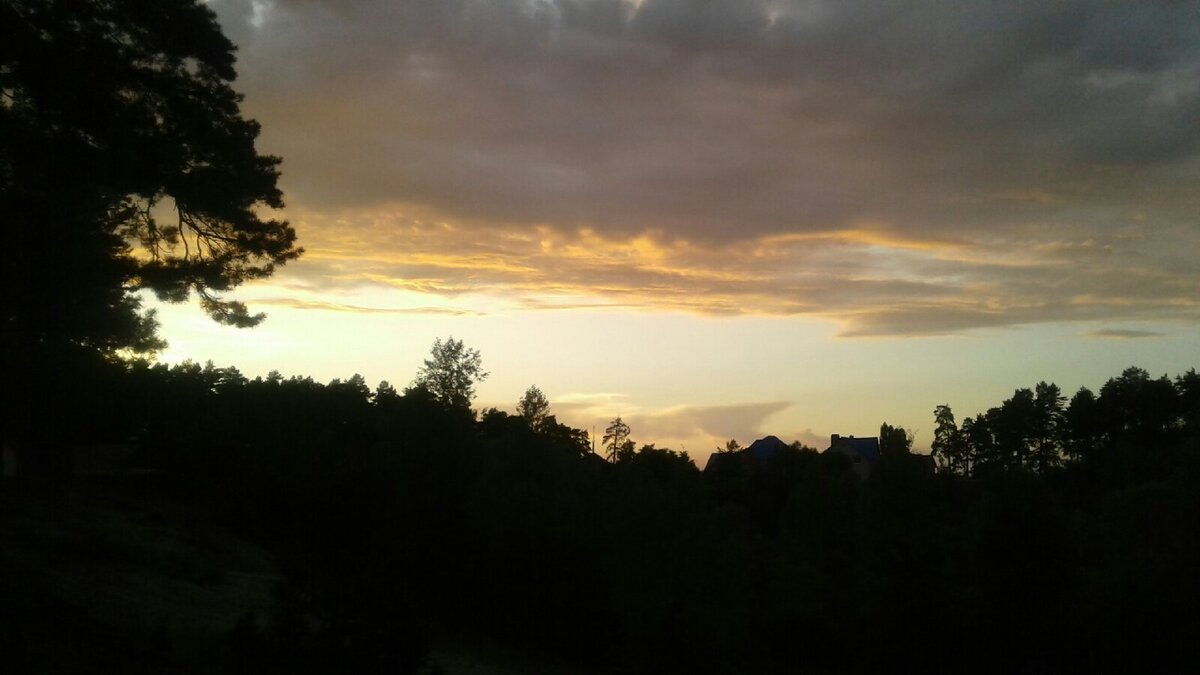 23.07.2022. И даже если телефон не передаёт все краски, небо всё равно восхитительно.