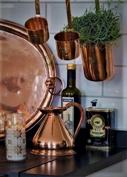 Медная навеска на кухне