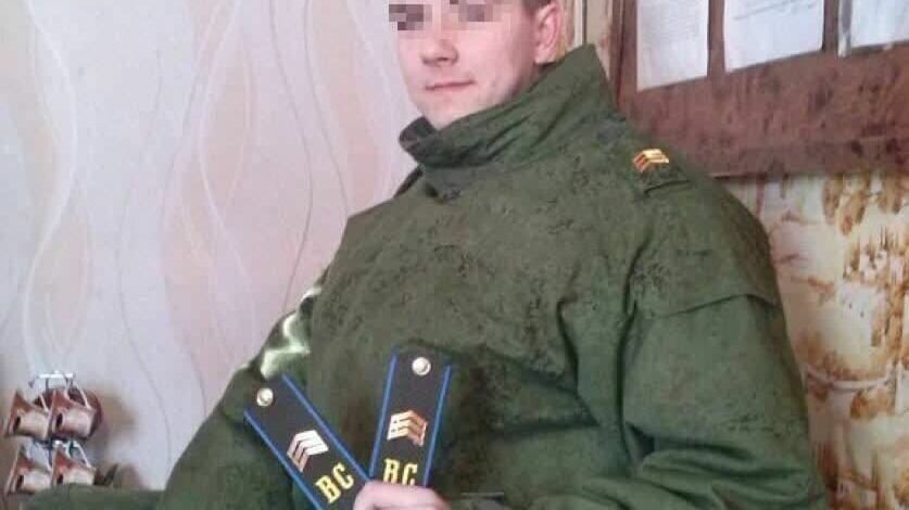     В Красноярске семья погибшего мобилизованного обвинила в краже его бывшую девушку. После поминок пропал орден Мужества, которым посмертно наградили парня.