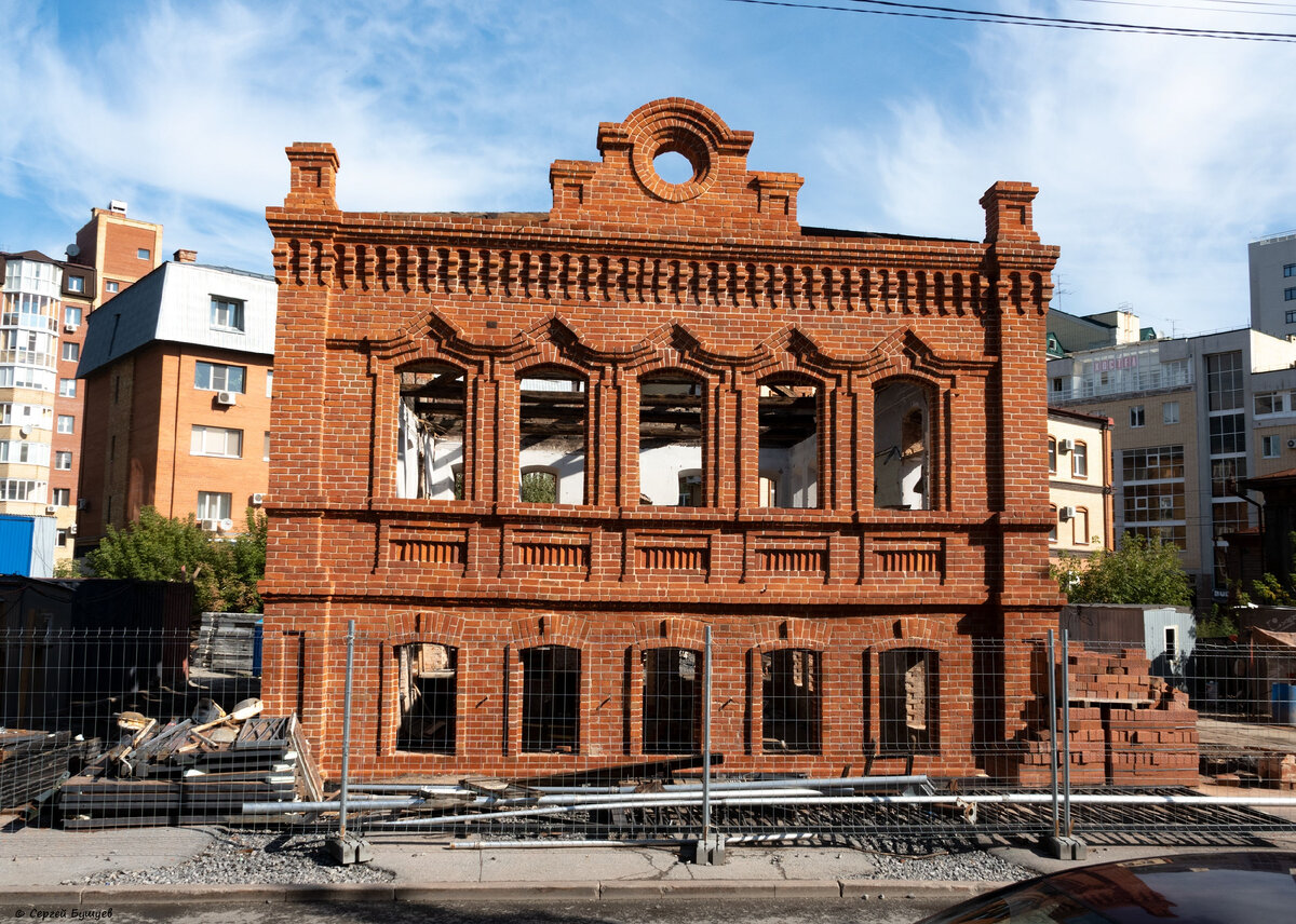 Здание во время реконструкции
Фото: Сергей Бушуев