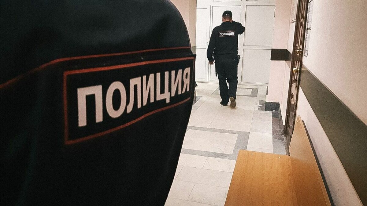     Мужчина раскаялся и заявил на камеру, что поддерживает российскую армию.