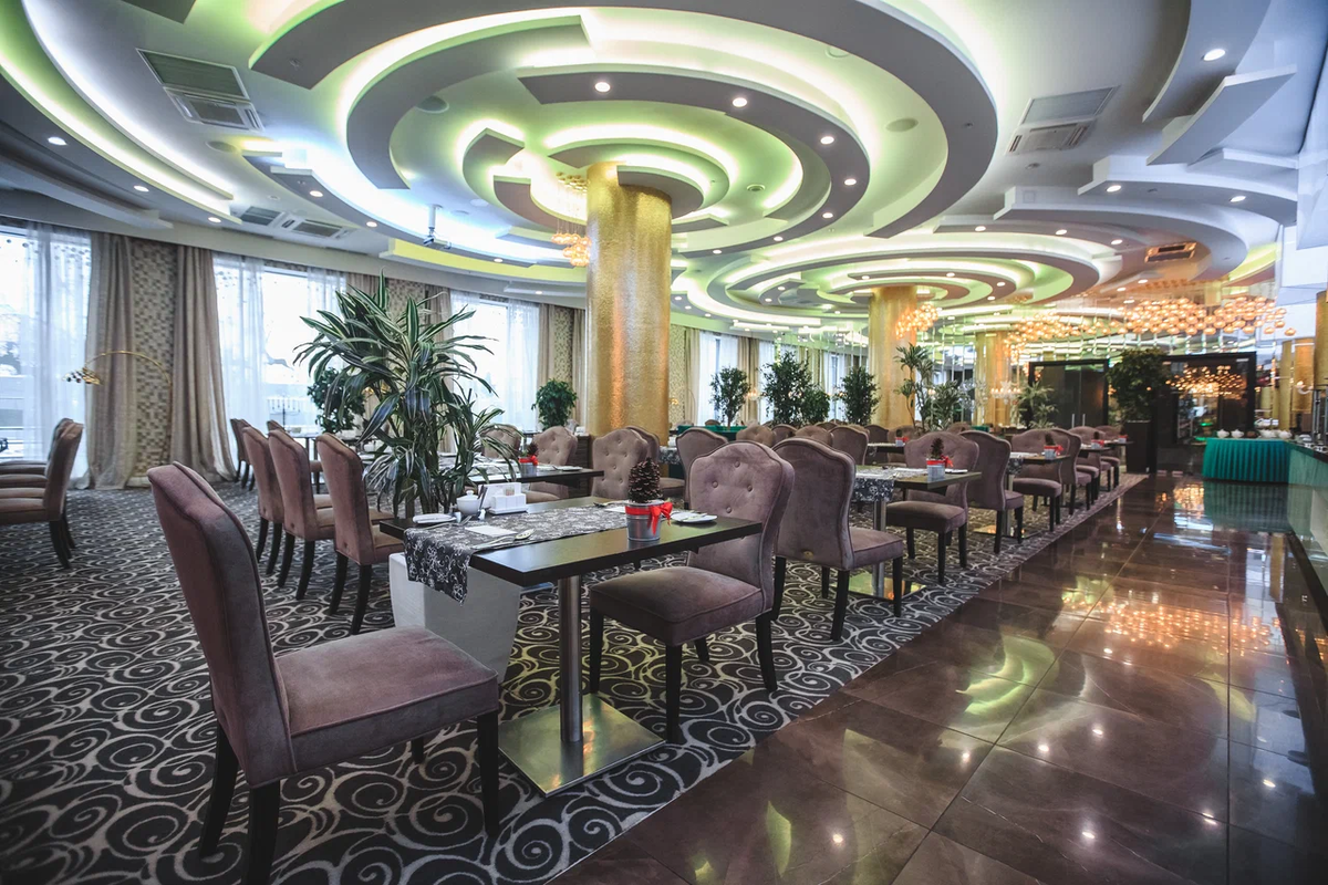 Чернышевского, 39, казань. Гостиница рамада казань. Сайт отеля рамада казань. Рамада чернышевского 39 казань. Отель рамада 4 казань.