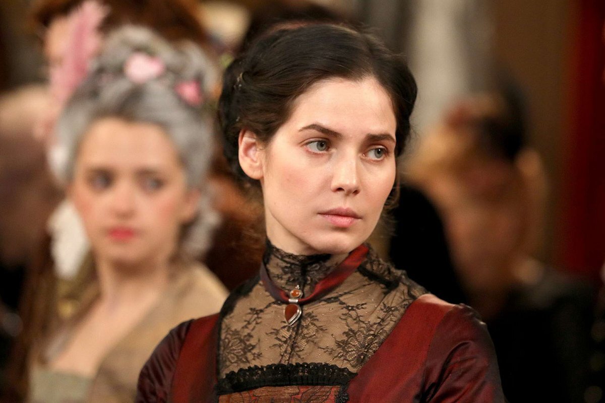 Юлия Снигирь в роли Салтычихи. 