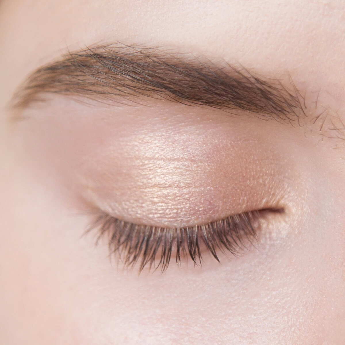 светлая тень. л'этуаль eye drama. макияж с бежевыми тенями. Hm палетка теней. тени для век светло бежевые.