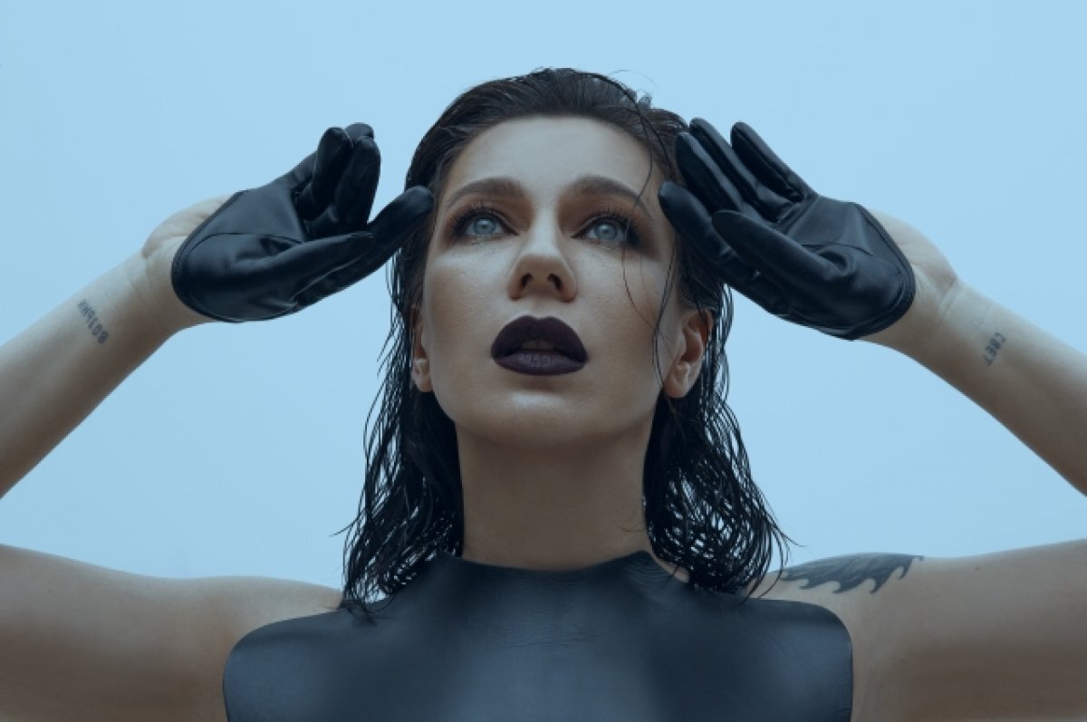    В Петербурге 31 мая певица Елка выступит на фестивале ROOF FEST