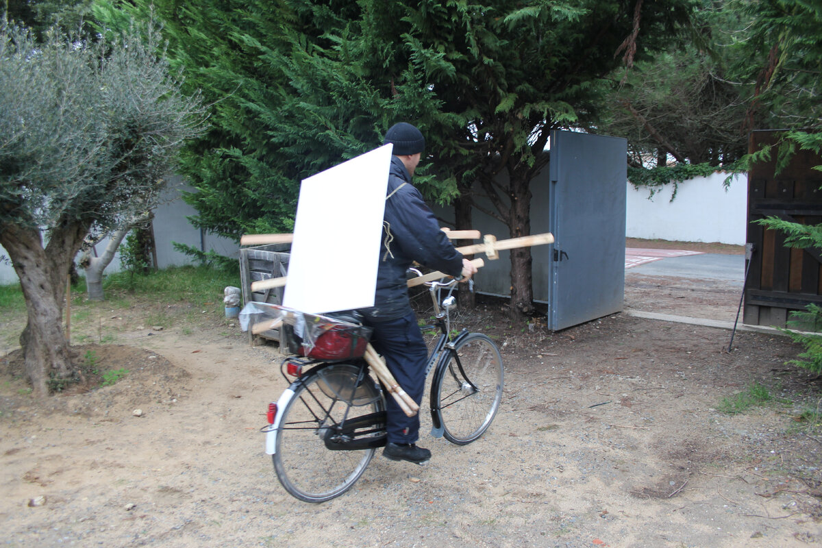 Автор отправляется на зимний французский пленер. 2013.