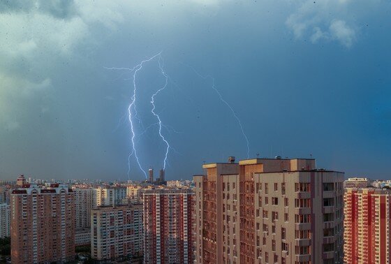    Гроза в Москве