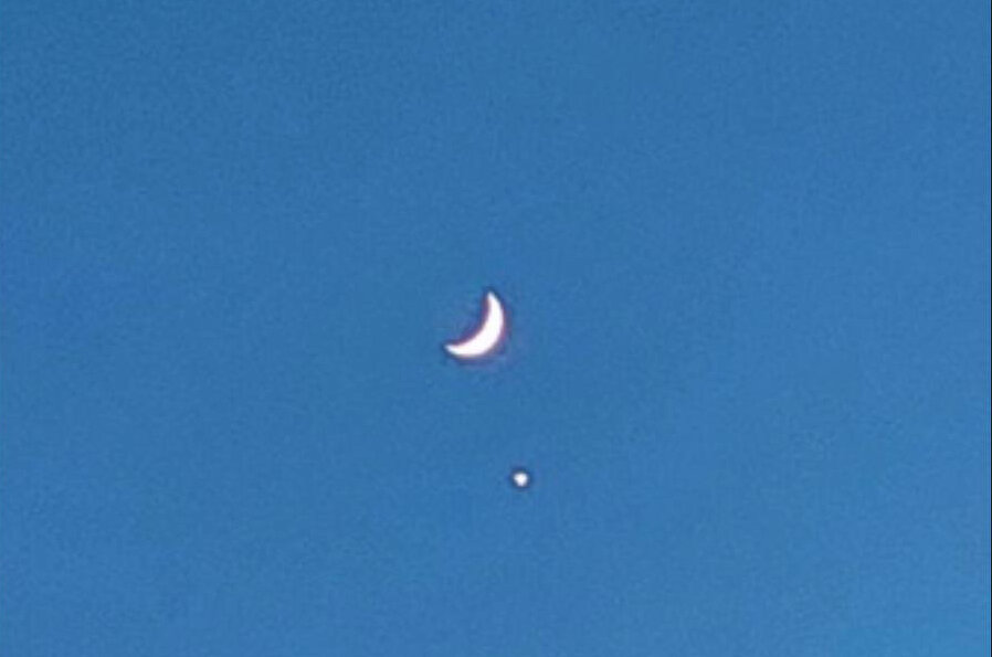    Венера и Луна встретились над Югрой