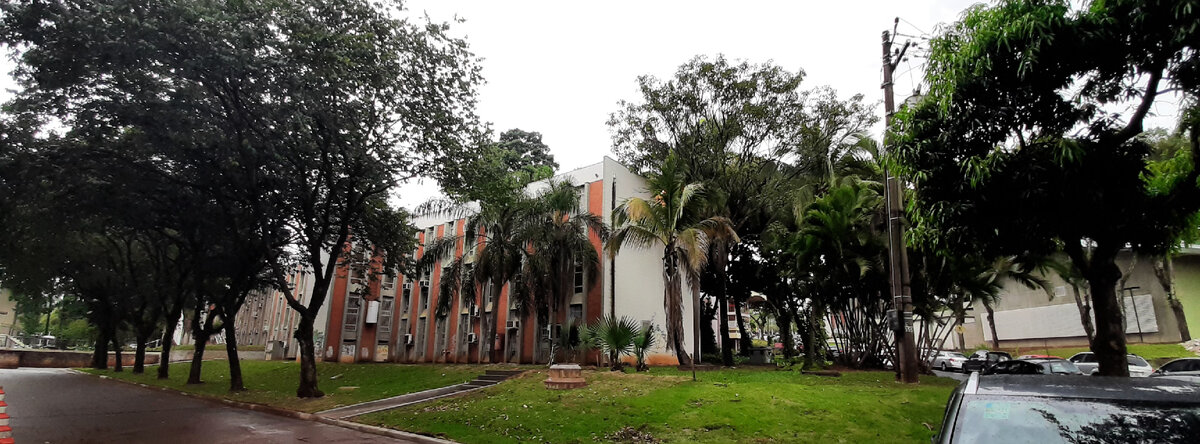 Территория университета Уникамп, куда и езжу на занятия.