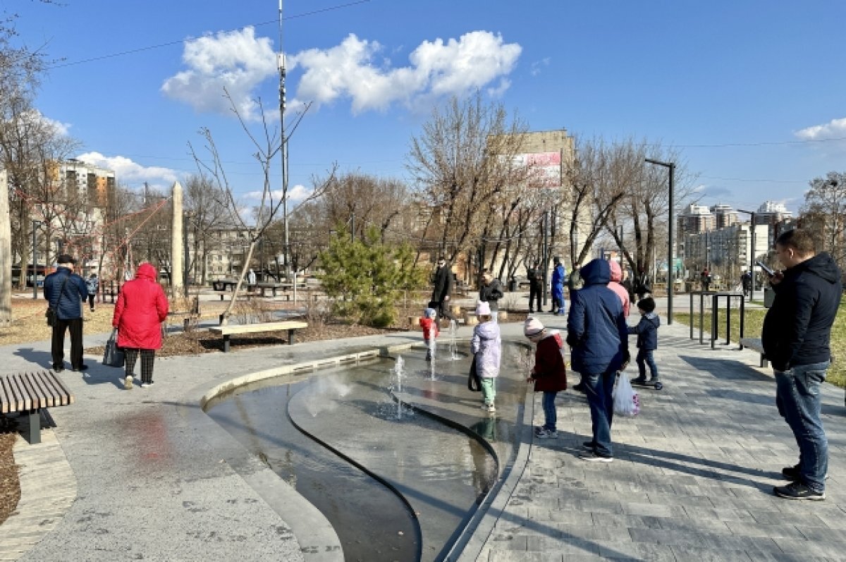    В Хабаровске запустили пешеходный фонтан на площади Блюхера