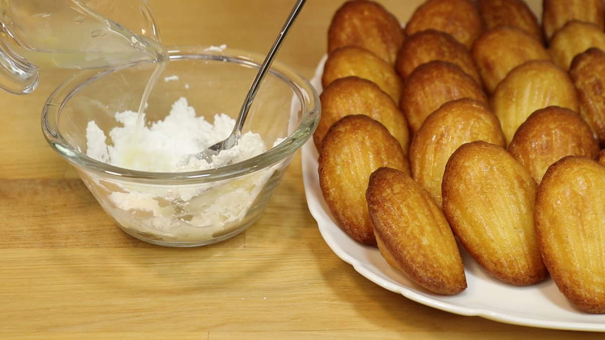 Знаменитые "Мадлен": бисквитное печенье в форме ракушек, простой но эффектный десерт