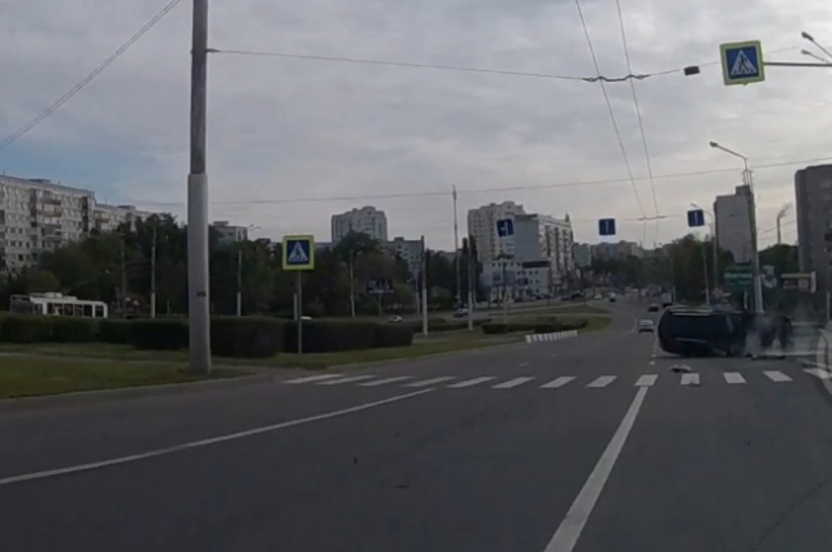    В Пензе из-за опрокинувшейся Toyota образовалась пробка
