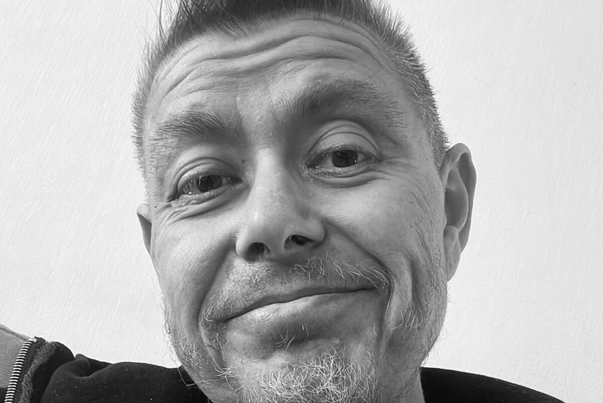     Умер в Израиле после тяжелой болезни 48-летний певец и актер сериала «Мы с Ростова» Марк Котляр