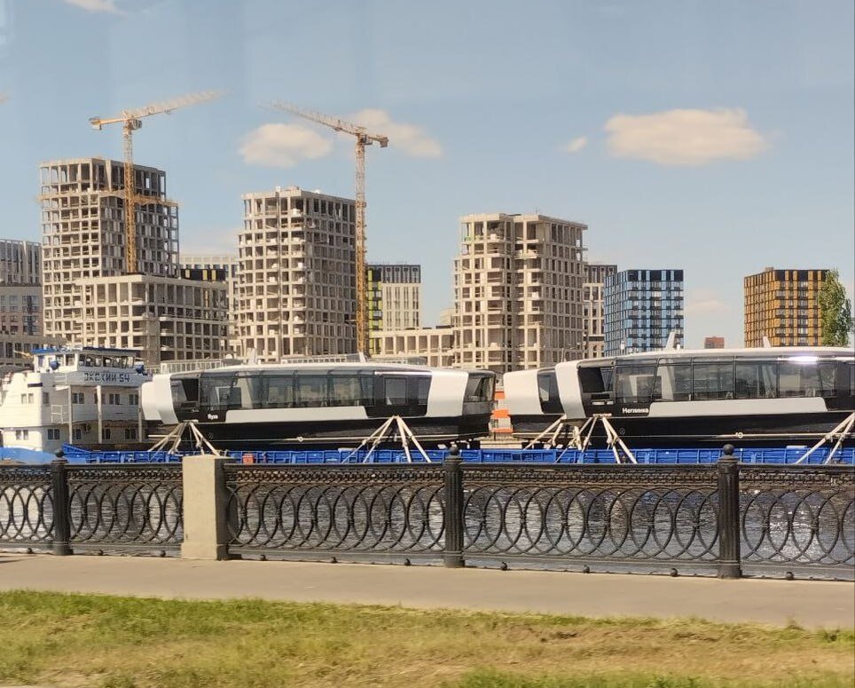 Речной электротранспорт в москве. Речной трамвайчик в Москве. Речной трамвай. Речной трамвай Москва. Новый Речной трамвай Москва.