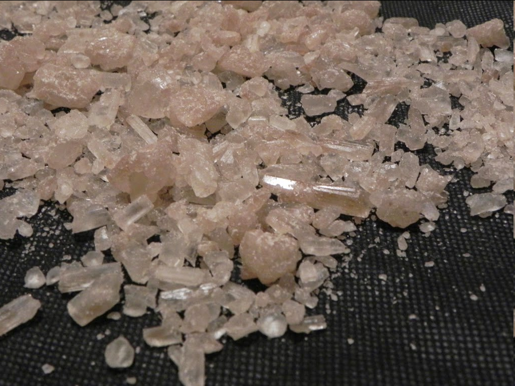 Alpha-pvp кристаллы vhq. Кристаллы соль альфа пвп. Альфа пвп кристаллы. Альфа пвп кристаллы. Наркотик соль альфа пвп.