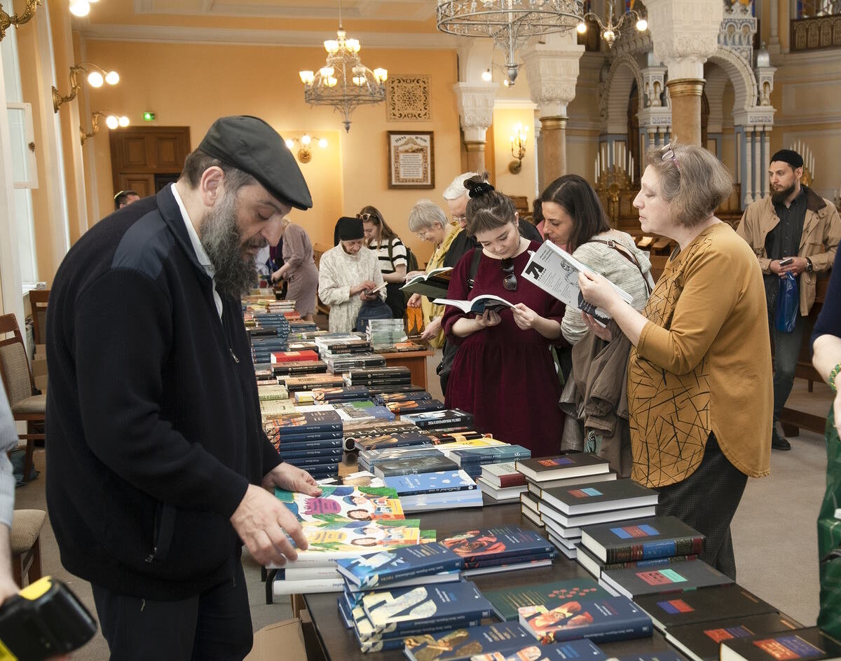 В Синагоге состоялся День еврейской книги | Синагога Петербурга | Дзен