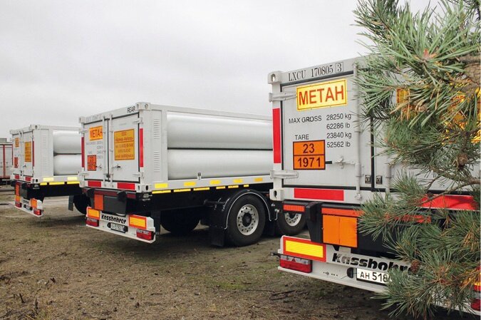 В городе Фокино построили и ввели в эксплуатацию газовую заправку, которая позволит подавать топливо по всему региону. Это вторая по мощности в стране автомобильная газонаполнительная компрессорная станция (АГНКС). Фото предоставлено Анной Мироновой