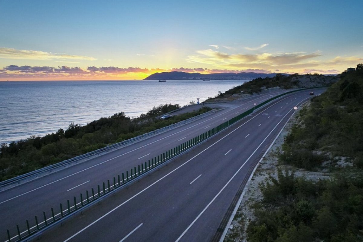    Хуснуллин: «Увеличили пропускную способность М-4 «Дон» в Геленджике»