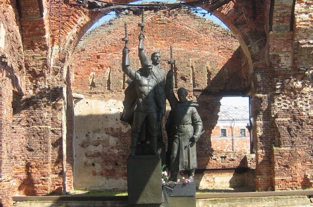    Здесь чтят защитников крепости. Фото: Commons.wikimedia.org
