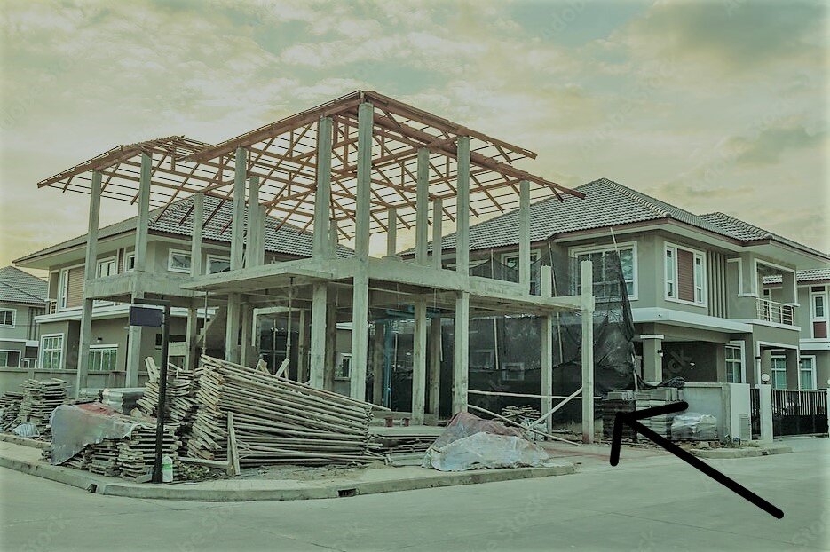 Стрелкой обозначено расстояние между домами.