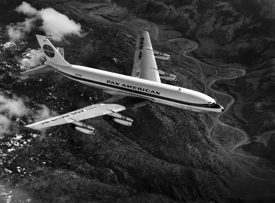 Выбравшийся из грозового фронта самолёт в пикировании преодолел 1100 км ...