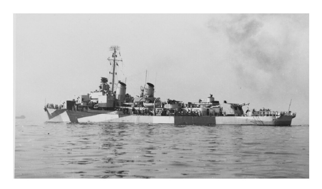 USS Mannert L. Abele (DD-733) в водах бостонской военно-морской верфи в штате Массачусетс, 1 августа 1944 года. (Коллекция ВМС США/Бюро кораблей в Национальном архиве США)