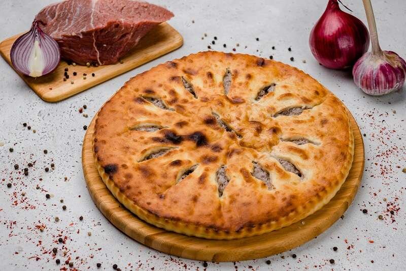 Осетинские пироги с мясом — это одно из самых популярных блюд кавказской кухни