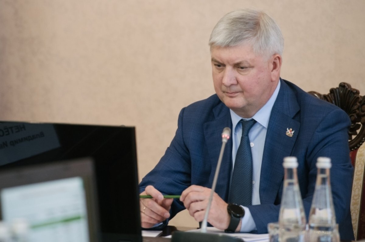    Губернатор с Патрушевым и Гордеевым посетил предприятие под Воронежем