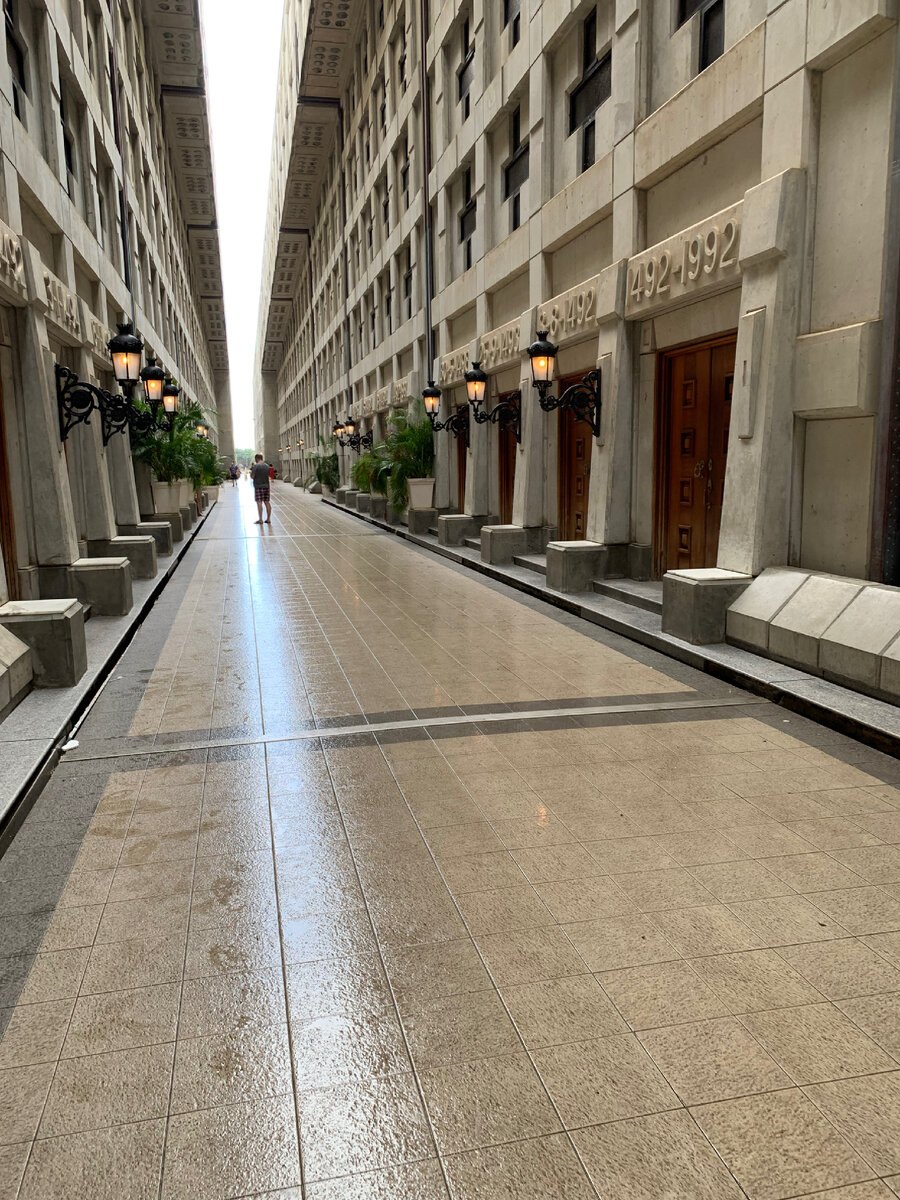 Это коридор внутри этого маяка памятника